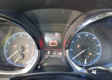 2014 Toyota Corolla S Plus z USA, uszkodzony, nr VIN 5YFBURHE1EP061131